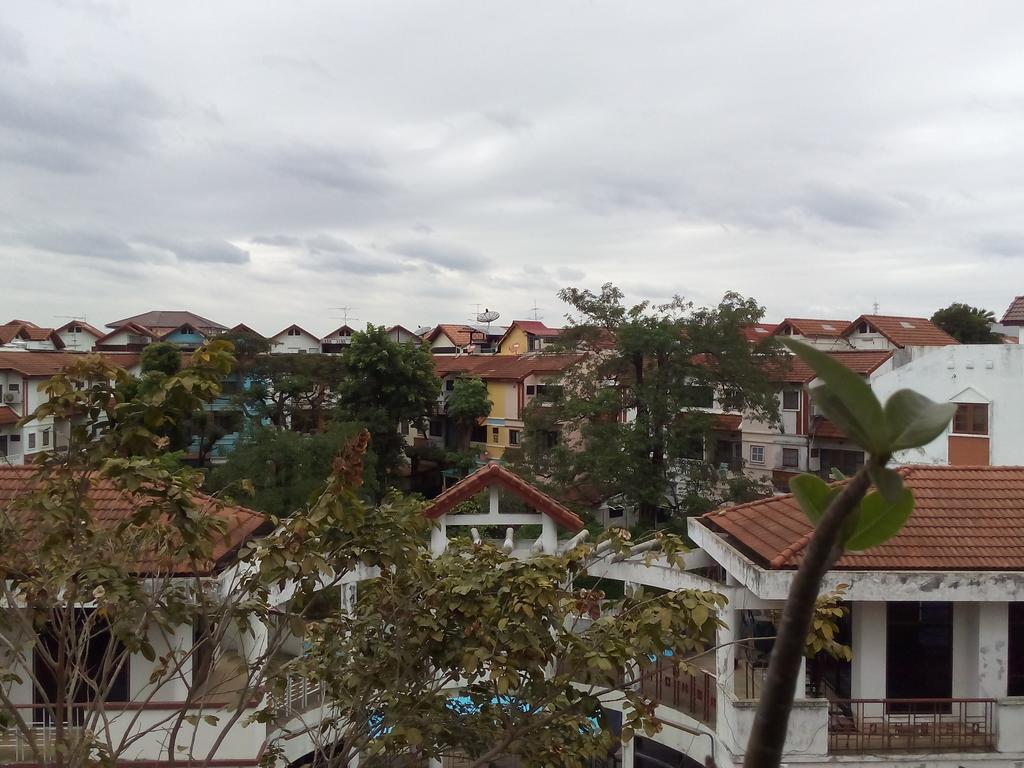 欢乐之家-卡色特那万民城市别墅 曼谷 外观 照片